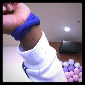 This is a headband like a sqrunchie on my wrist